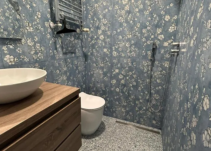 Elegant Apartment *