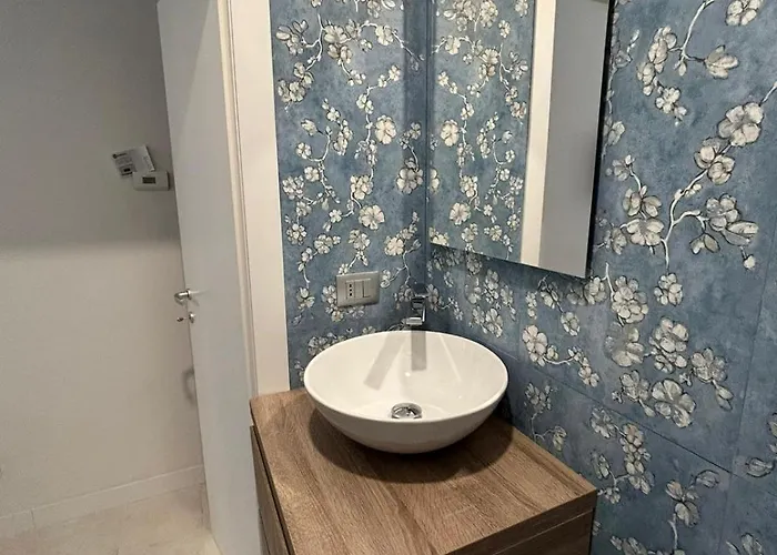Elegant *